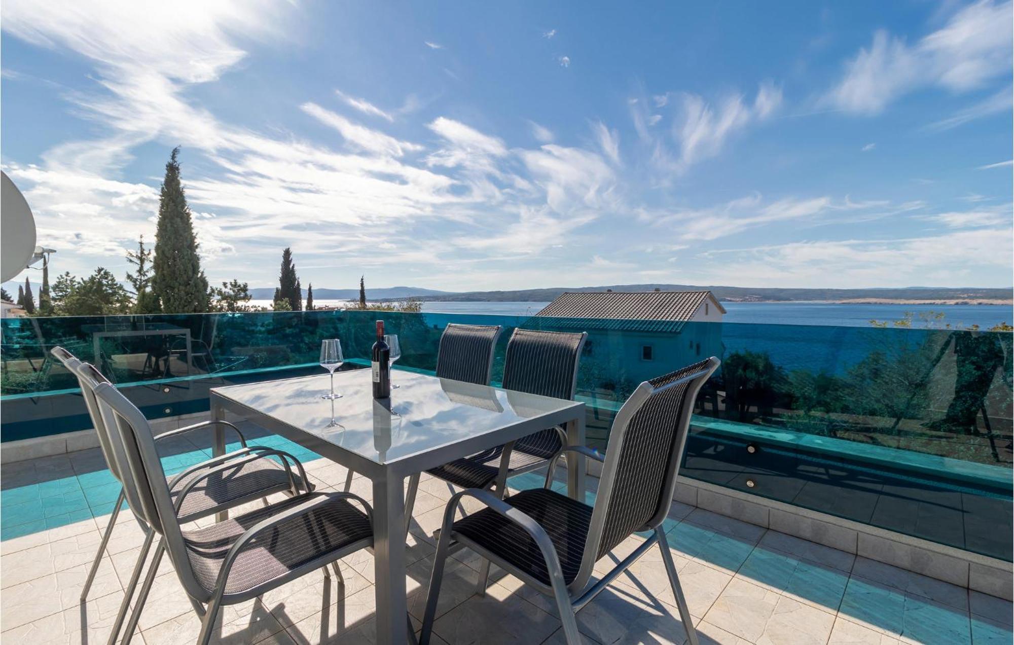Amazing apartment in Dramalj with 2 Bedrooms&WiFi Buitenkant foto