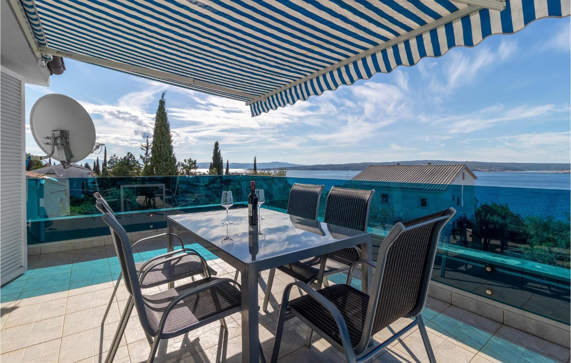 Amazing apartment in Dramalj with 2 Bedrooms&WiFi Buitenkant foto