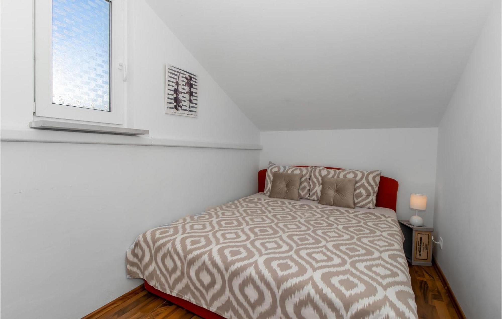 Amazing apartment in Dramalj with 2 Bedrooms&WiFi Buitenkant foto