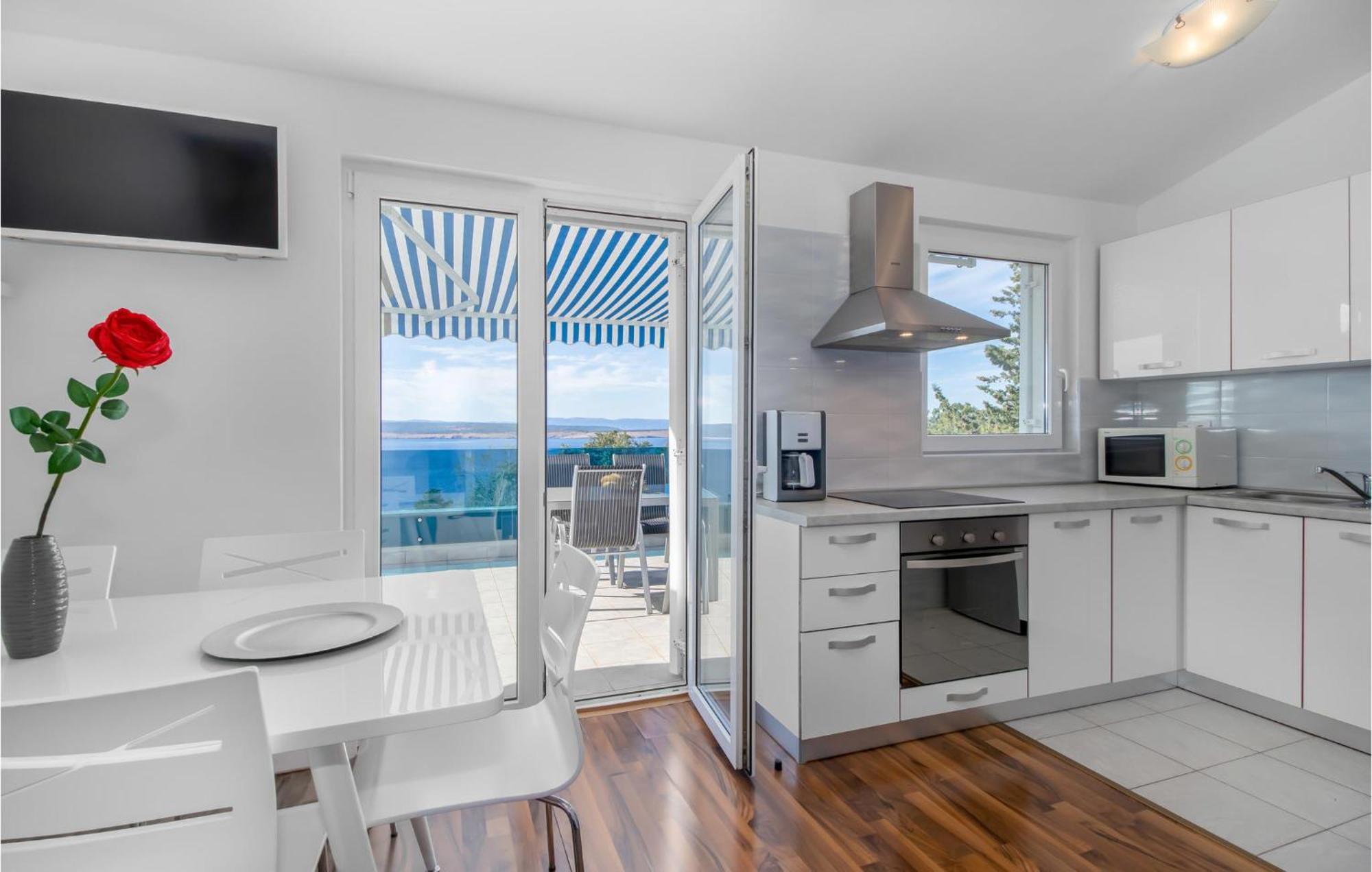 Amazing apartment in Dramalj with 2 Bedrooms&WiFi Buitenkant foto