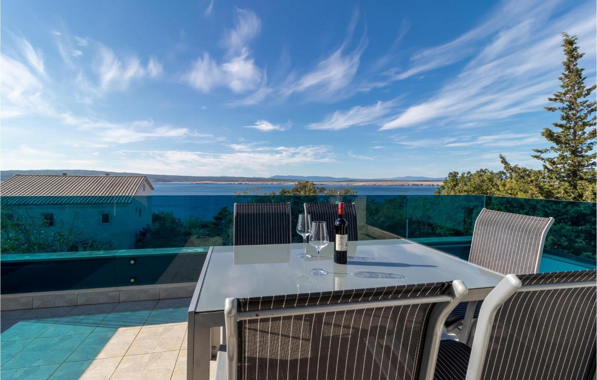 Amazing apartment in Dramalj with 2 Bedrooms&WiFi Buitenkant foto